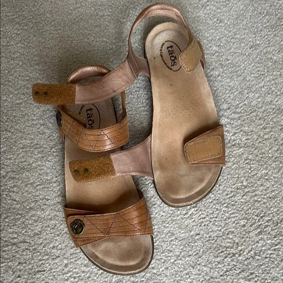Taos tan women’s Leather Sandals - Picture 6 of 8